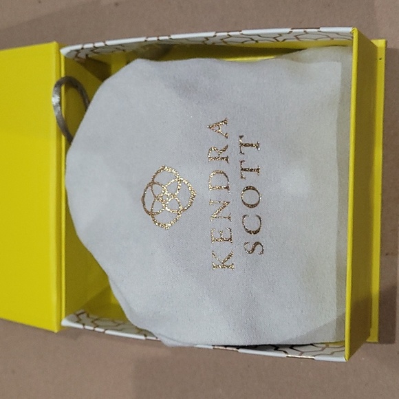 NWT KENDRA SCOTT RUE STUD EARRINGS Rose Gold - Picture 5 of 7